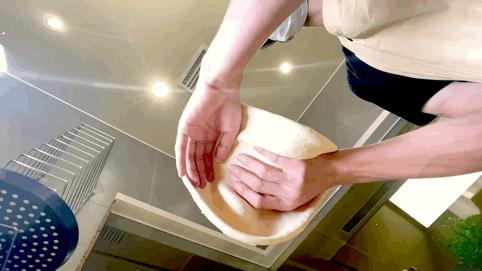 这家新店一开张，整个国广都有那味儿了