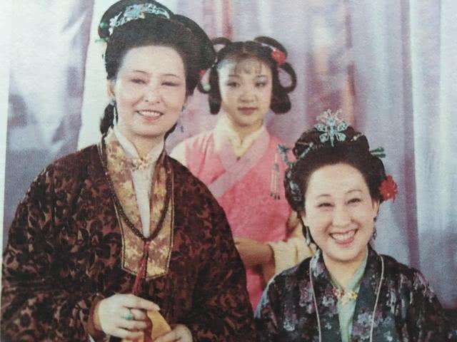 红楼梦中薛家为啥能在贾家娶媳妇,红楼梦中贾府真正的靠山