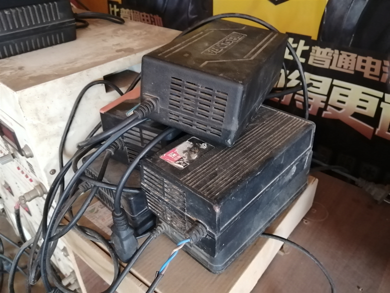 电池鼓包充不进去电怎么维修,电瓶修复充电器原理