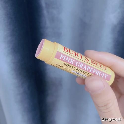 凡士林草莓润唇膏,9款唇膏谁最加倍持久