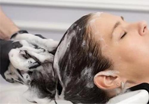 有头屑头皮痒怎么解决小妙招,头屑多头皮痒什么原因怎样解决