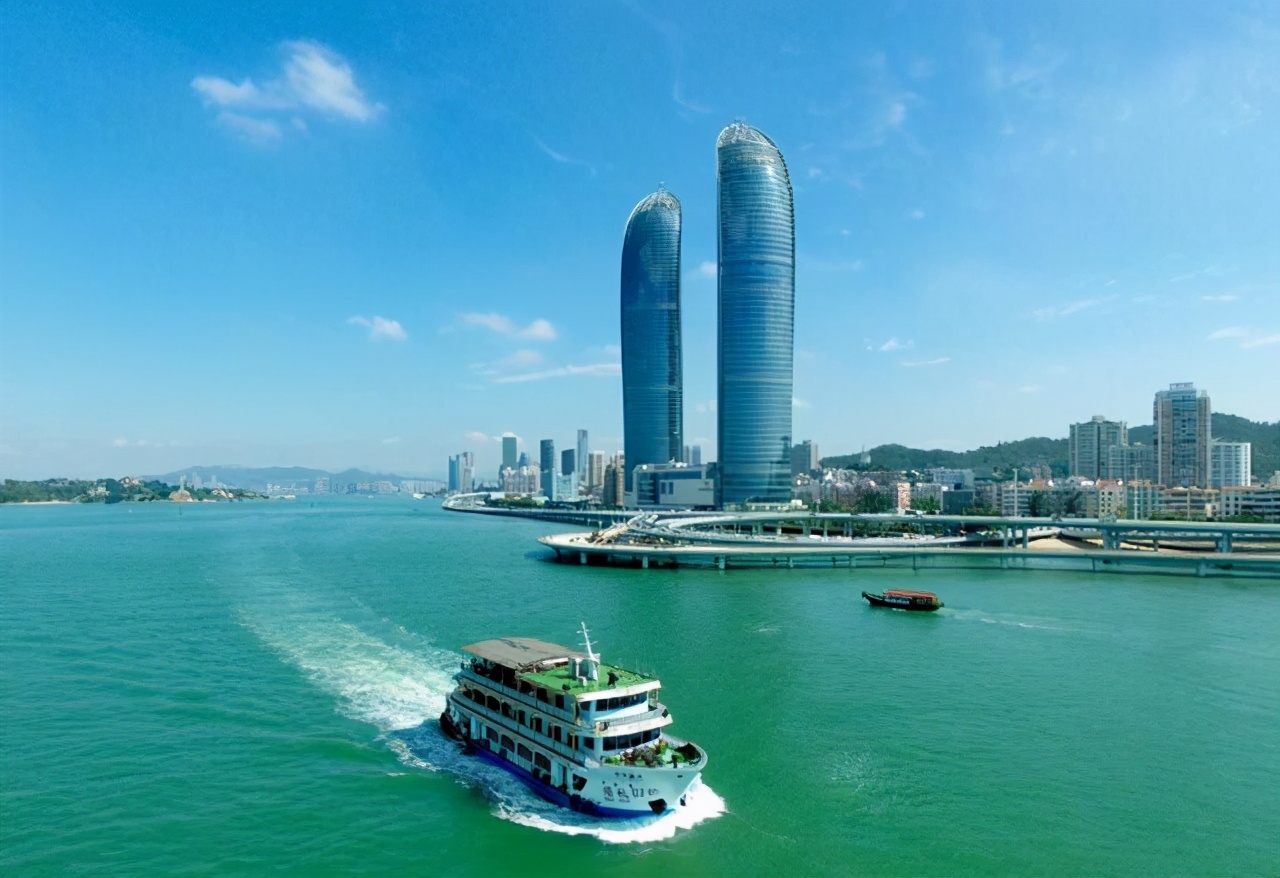 厦门海峡世茂双子塔哪一年建成的,厦门地标双子大厦地址