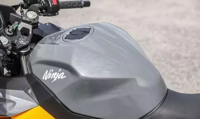 川崎小忍者3000落地价,川崎小忍者2018款250多少钱