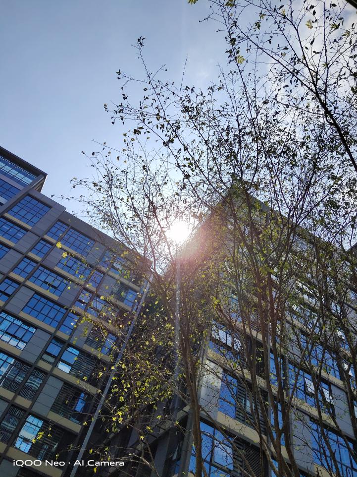 iqooneo344w快充头,iqoo11200w快充变慢