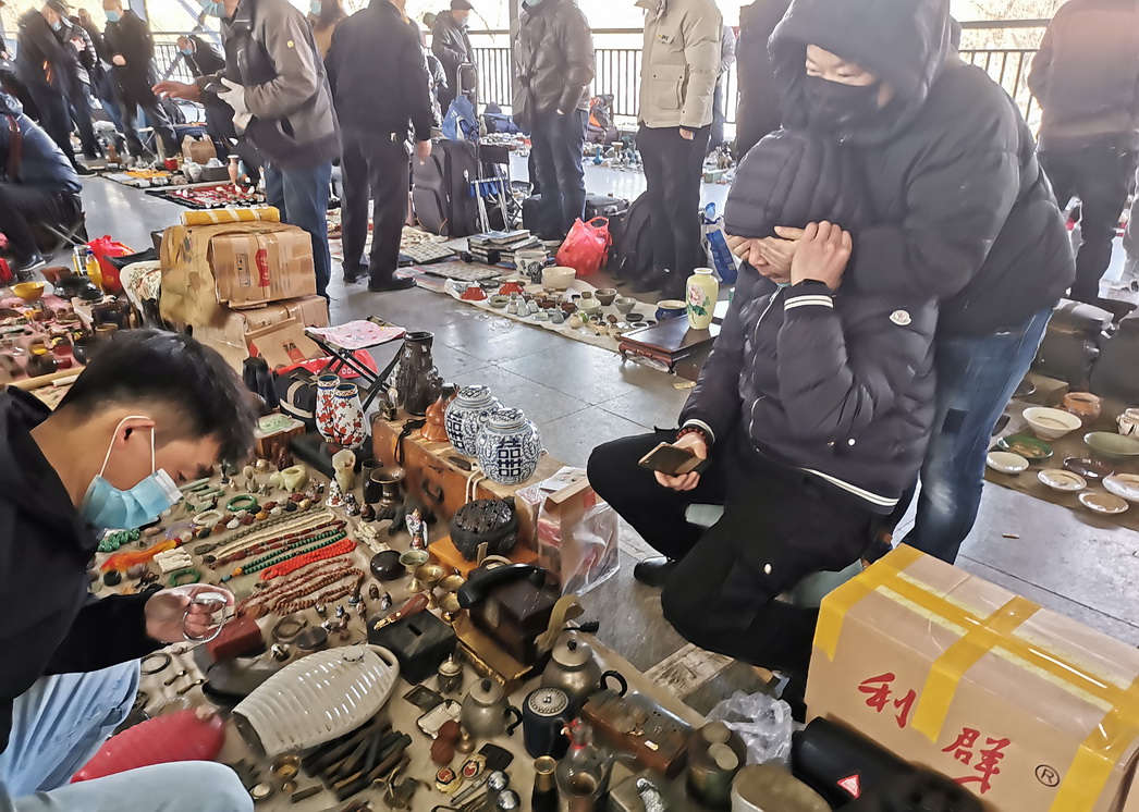 沈阳古玩市场都能买到啥,逛地摊古玩古董老物件