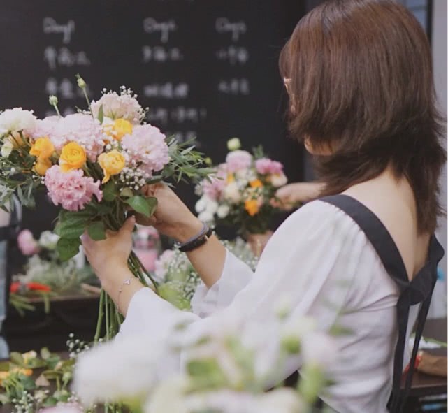 成都开一家鲜花店需要多少钱,重庆开一家花店要多少钱