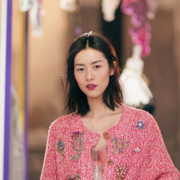 短发特别少适合哪种烫,短发不烫显气质这八款短发是首选