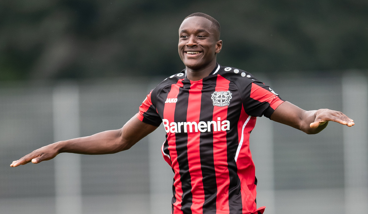 穆萨迪亚比曾效力过巴黎吗,穆萨迪亚比和阿贾克斯安东尼