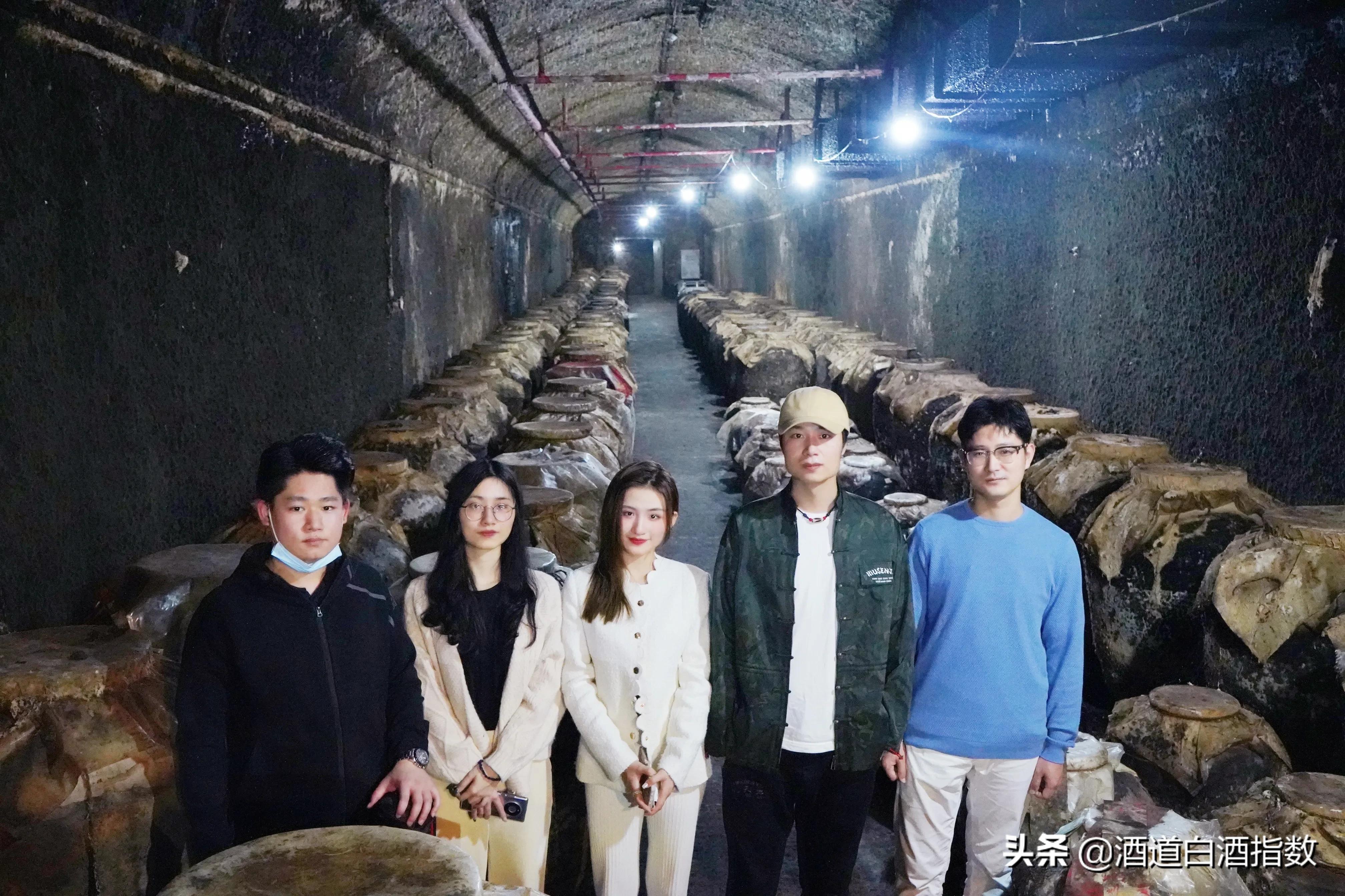 探索深藏闹市的百亿酒窖揭开清朝老酒神秘面纱——袁曦藏老酒会馆