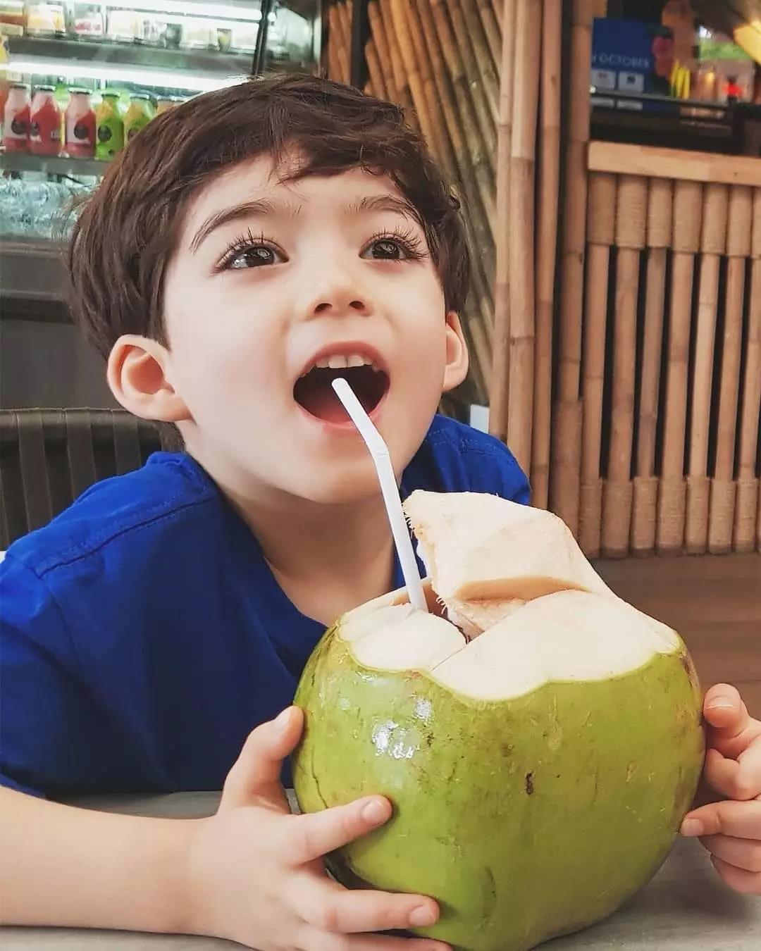 韩国神仙颜值小男孩,睫毛精小男孩韩国