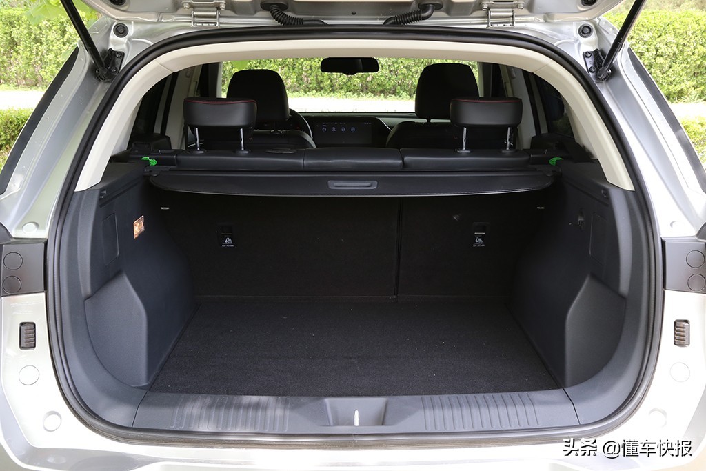 z世代的居家侣伴试驾奔腾t55,10万级新国民suv奔腾t55上市