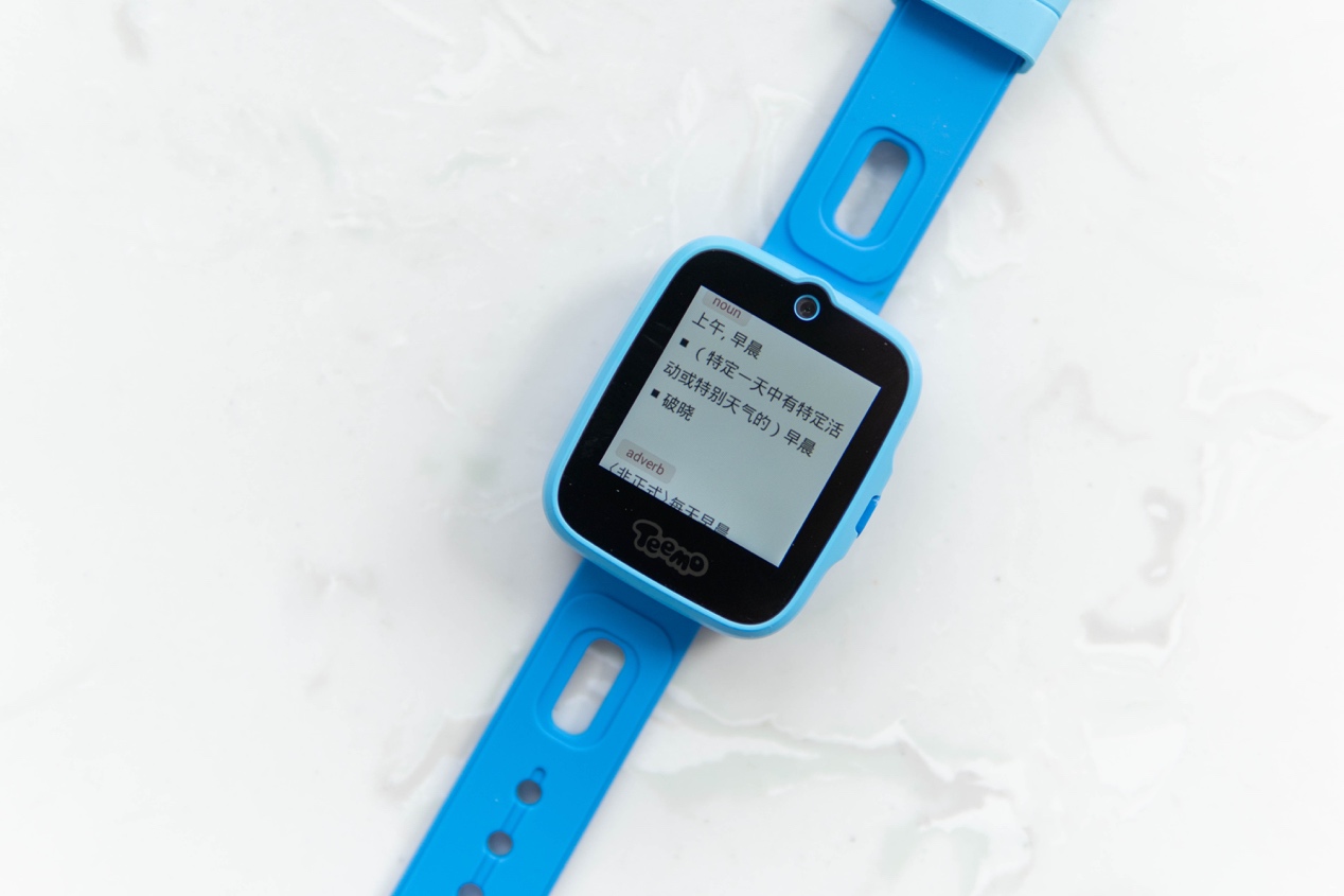 不在孩子身旁也守护安全,糖猫A10儿童电话手表,宝贝家长都喜欢