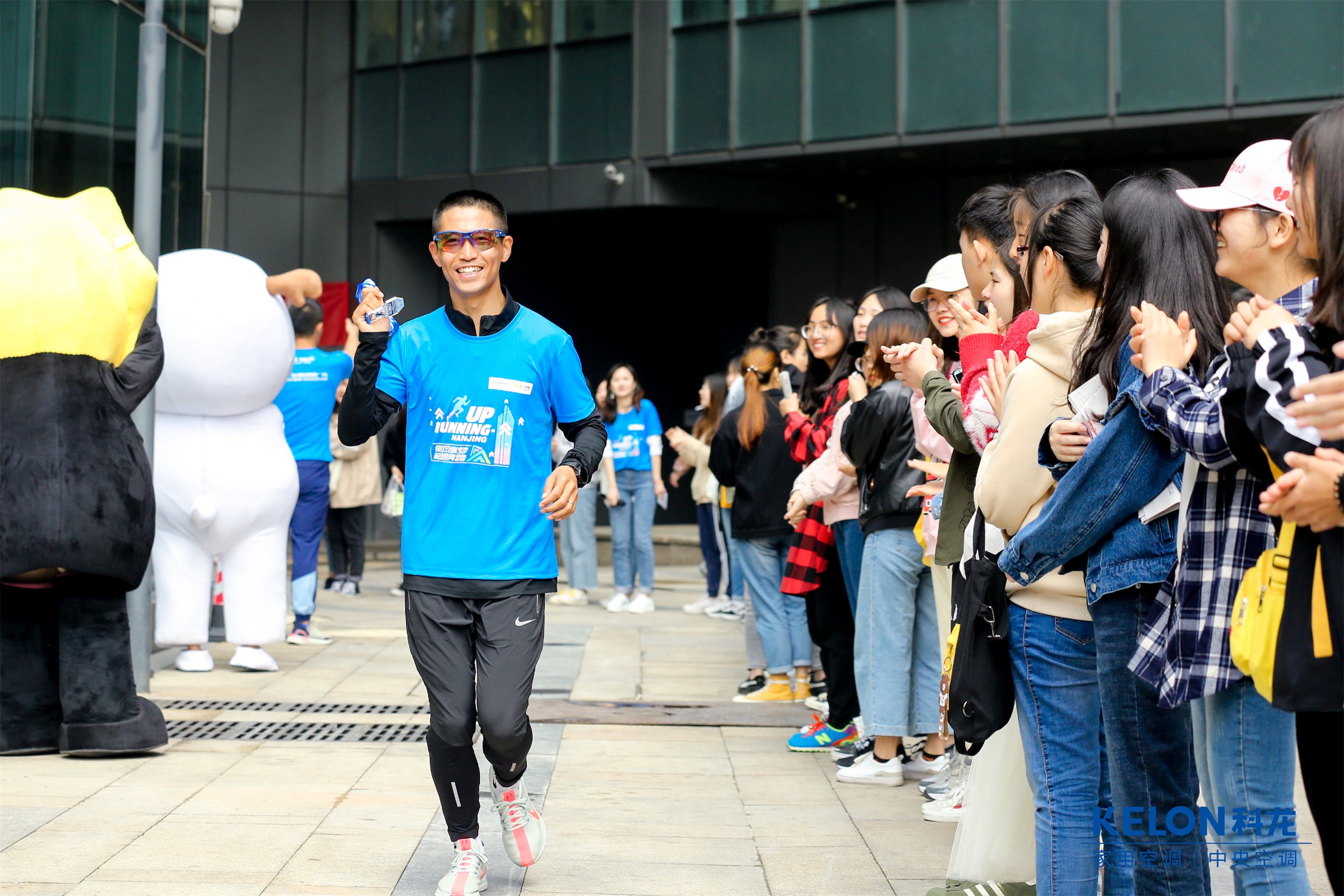 御风嗨购科龙空调舒爽体验席卷2019首届龙腾狮跑节