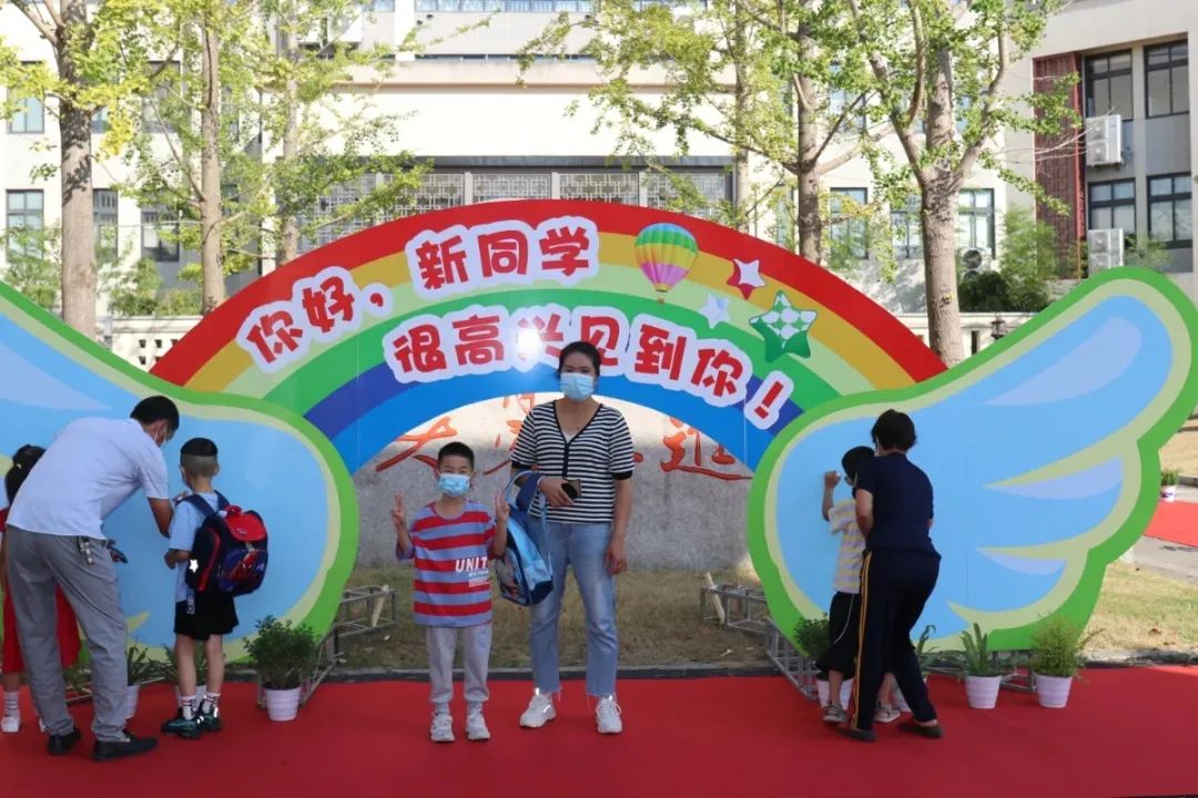 太暖心!新学期教室里这块特殊的黑板,羡慕了多少人