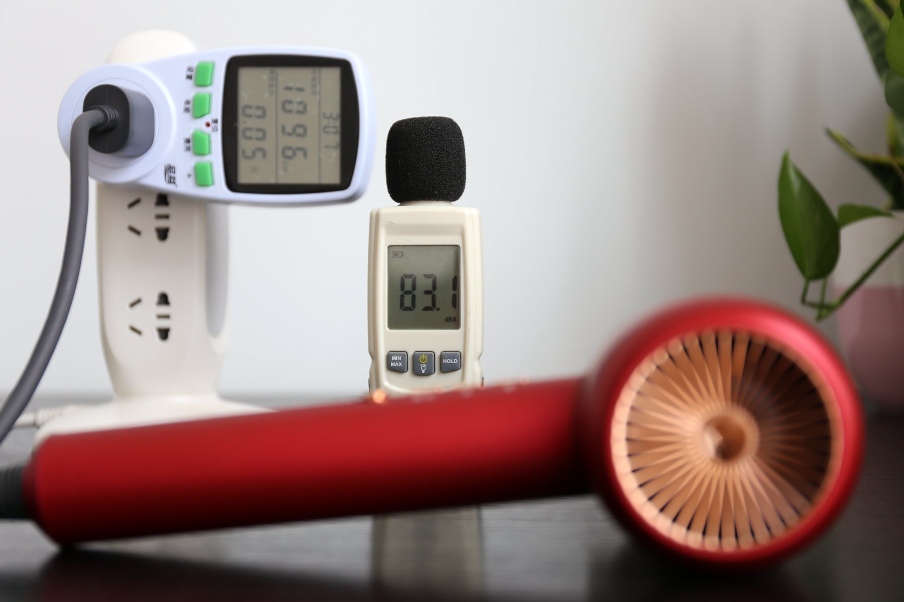 戴森dyson supersonic 吹风机hd08 (戴森吹风机和莱克涡扇吹风机对比)