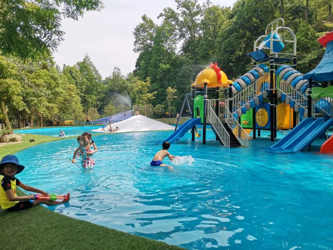 成都周边凉快又可以耍水的地方,成都周边哪有耍水的地方