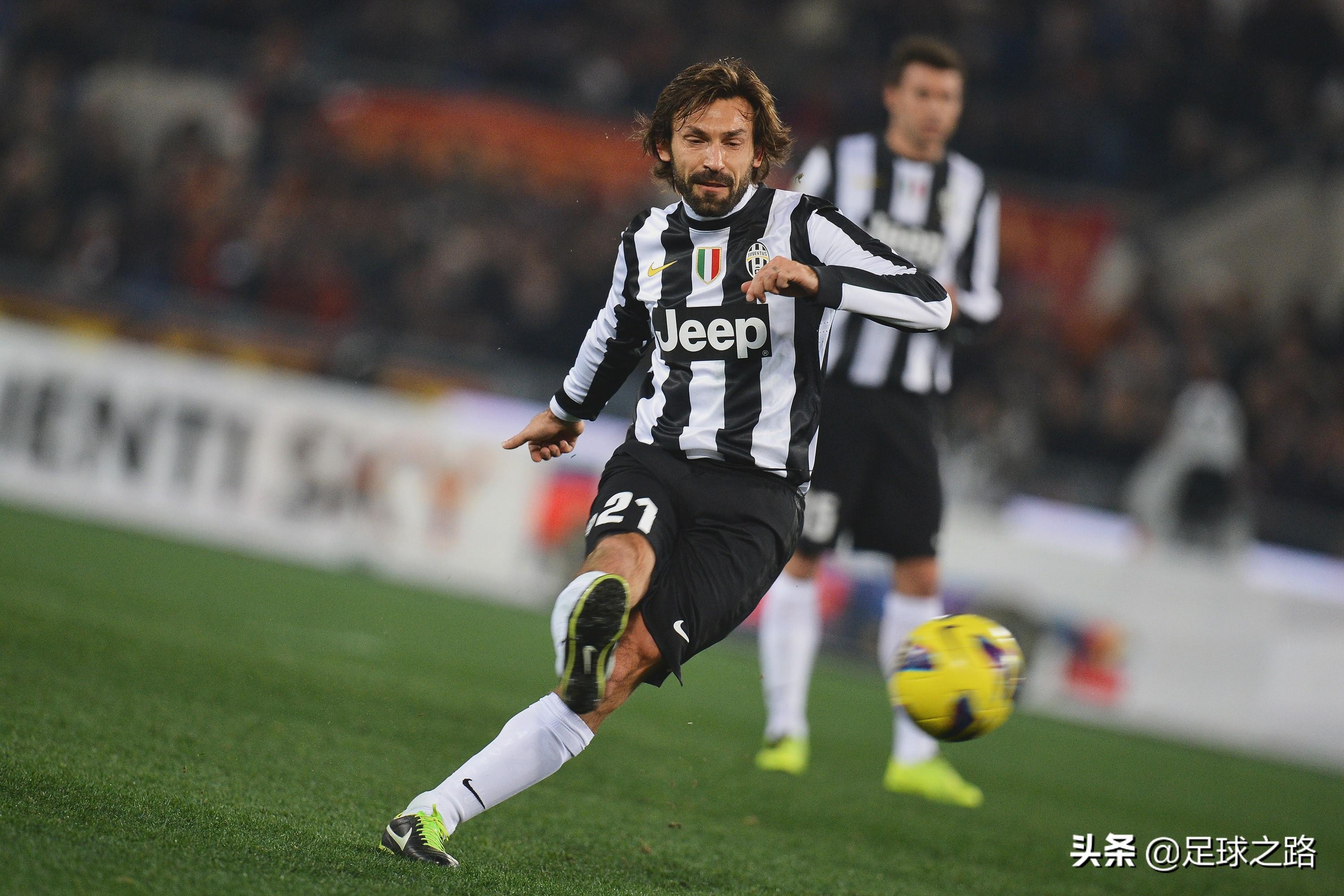 足球常用的传球方式,足球运球传球技巧