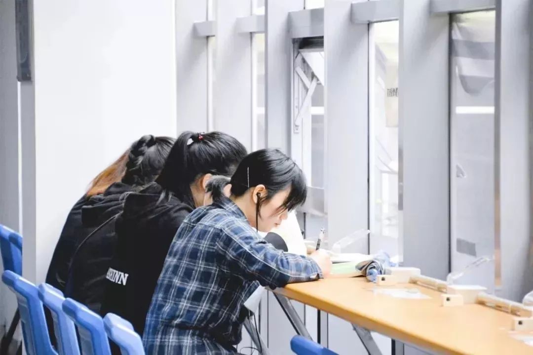 通信技术专业就业方向及前景分析,中央财政重点建设专业好吗