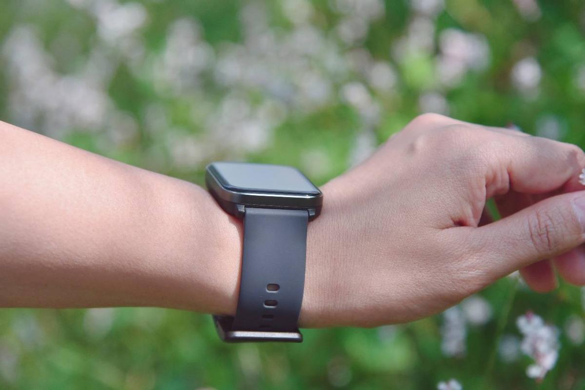 黑加两年后回归小米生态链，399元开启众筹，这手表亮了