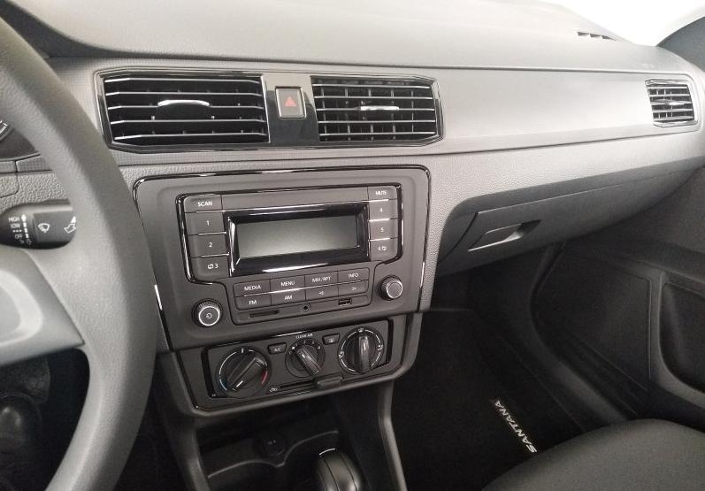 落地10万左右大众桑塔纳,手动低配桑塔纳6万8落地贵吗