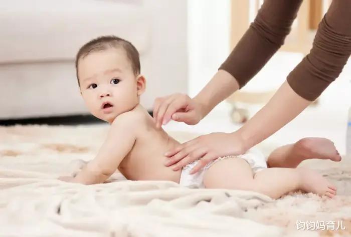 宝宝爱哭闹有什么土方法,幼儿园新生入园哭闹老师哄娃技巧