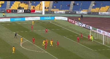 国足爆笑名场面被队友踢到头,国足输得最惨一次15比零视频