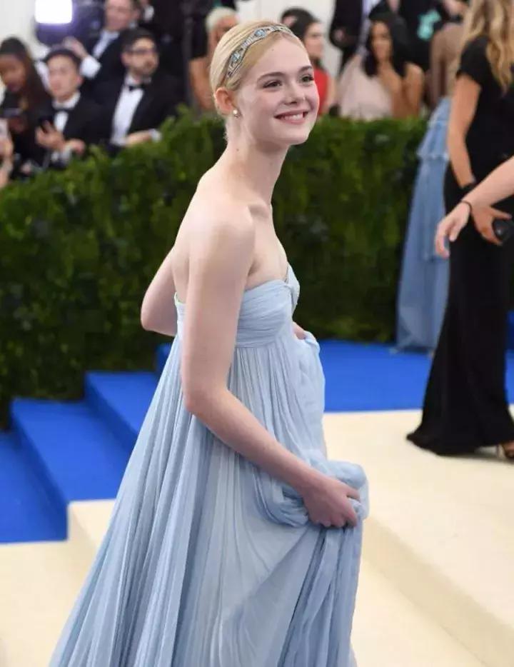 半个娱乐圈都有的体态问题——探颈，元新手把手教你矫正