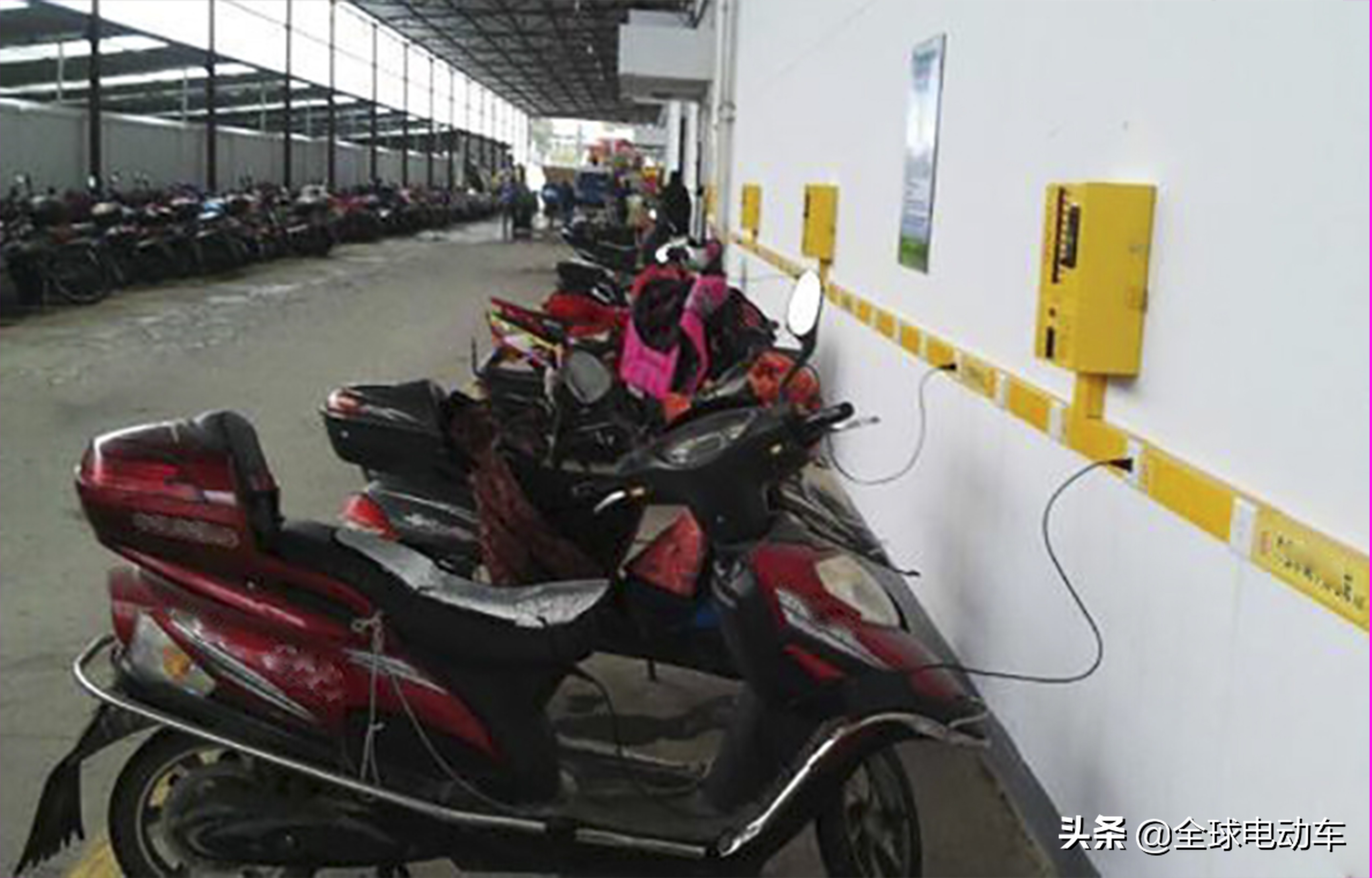 电动车原装电瓶2年就坏了正常吗,电动车电瓶一年多就坏了怎么维权