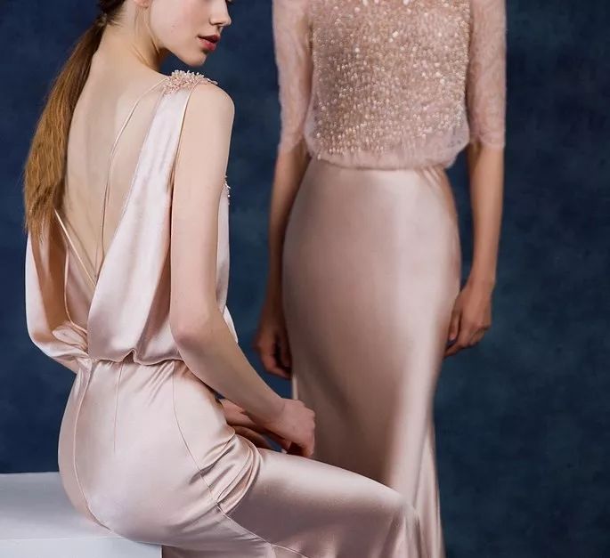 哪种衣服面料是醋酸纤维,醋酸真丝面料和桑蚕丝哪个好