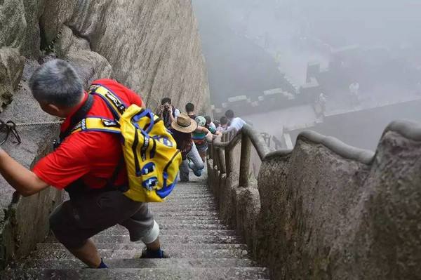 一个人爬山也是一种快乐,一个人爬山真的好累