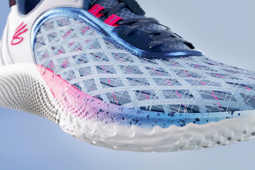 安踏零跑和安踏马赫有什么不同,安踏国潮与安踏是同一个品牌吗