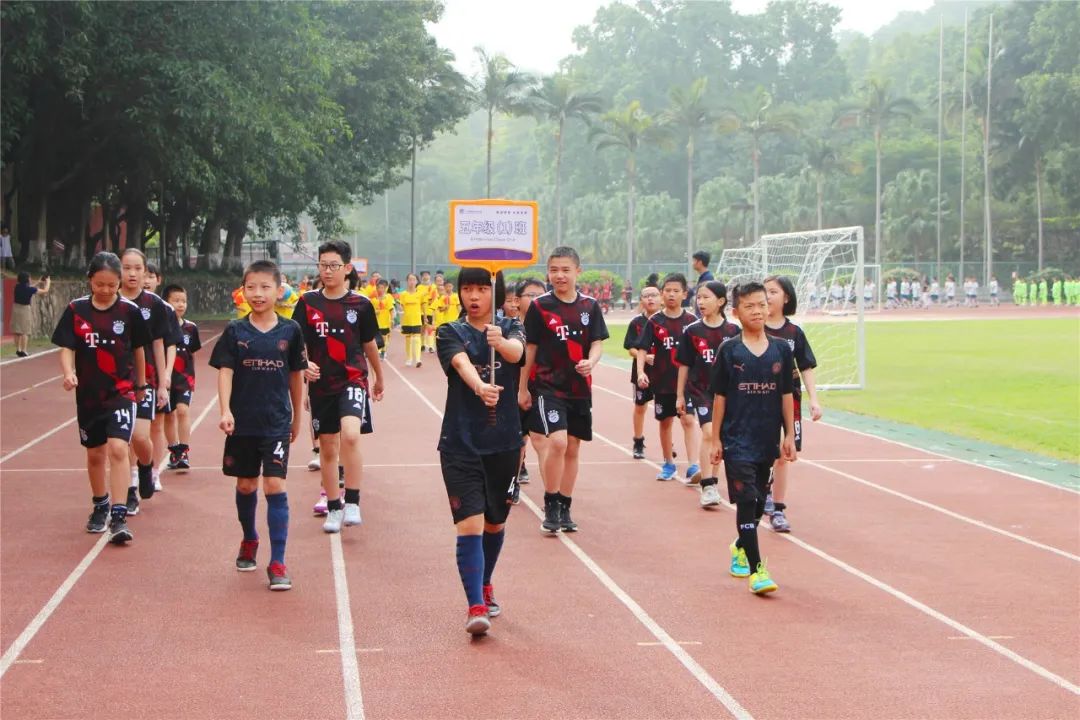 校园足球点燃绿茵梦想,校园足球联赛拉开序幕