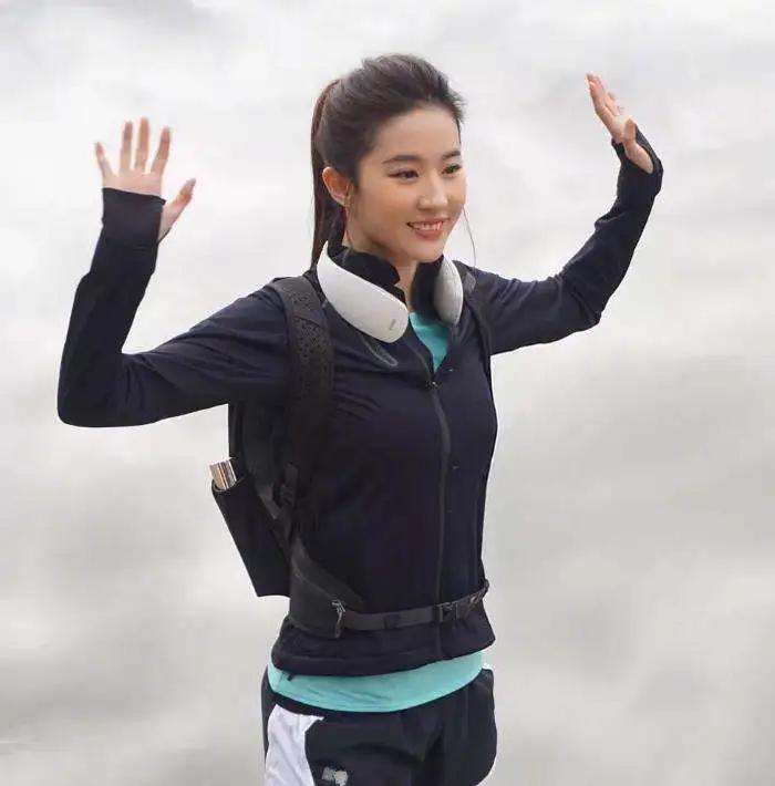 活着要阳光灿烂,活着就要坚强要有力量