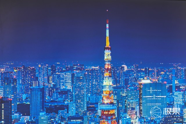 真正的无边框全屏电视机,超薄屏幕无边框电视