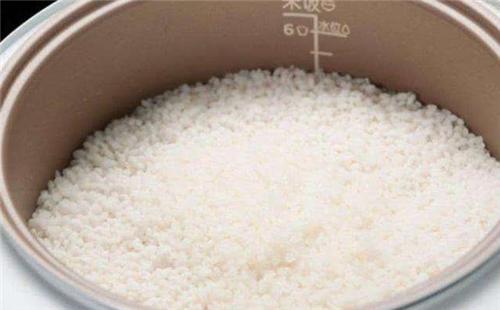 大米散装和长粒有什么区别,买大米买袋装和散装哪种便宜