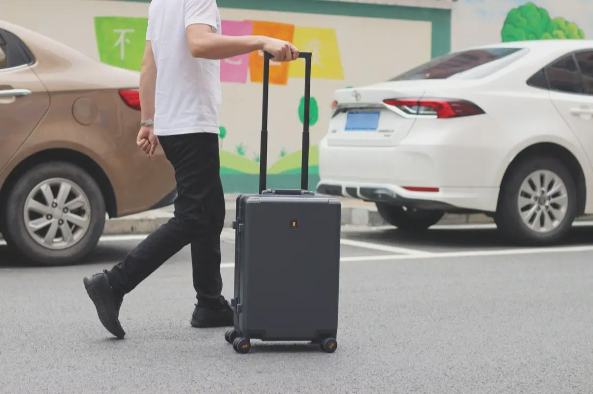 地平线8号28寸和90分旅行箱对比,地平线8号level8旅行箱测试