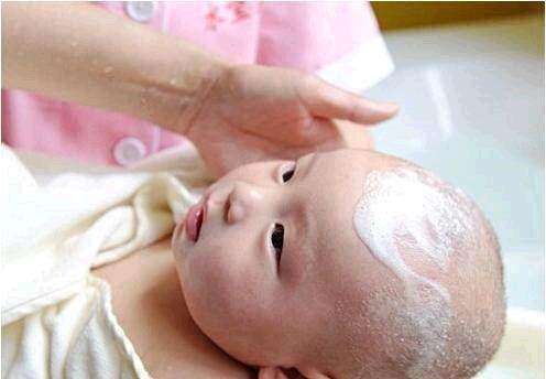 头皮反复抠硬痂怎么去掉,头皮有硬痂抠下来