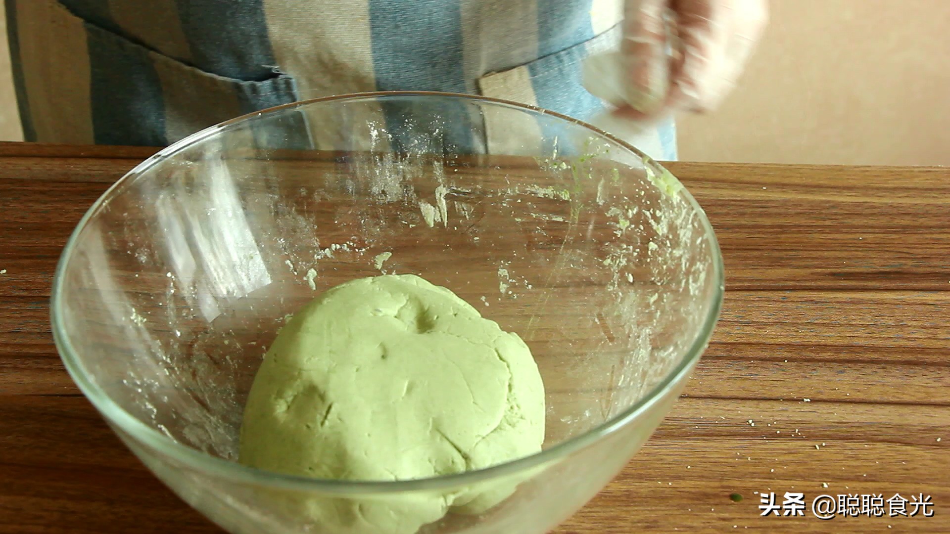正宗清明青团做法,清明节要吃青团教你在家自制青团