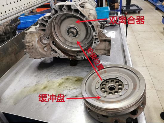 奥迪q5l顿挫换变速箱油管用吗,奥迪变速箱打滑解决方法