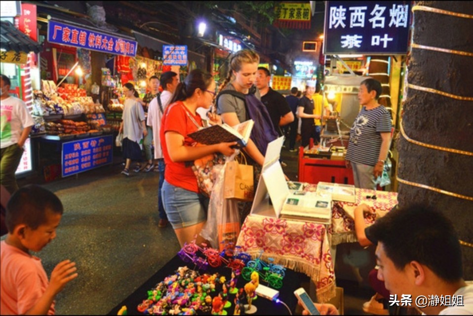 西安探店美食回民街,相约西安回民美食街