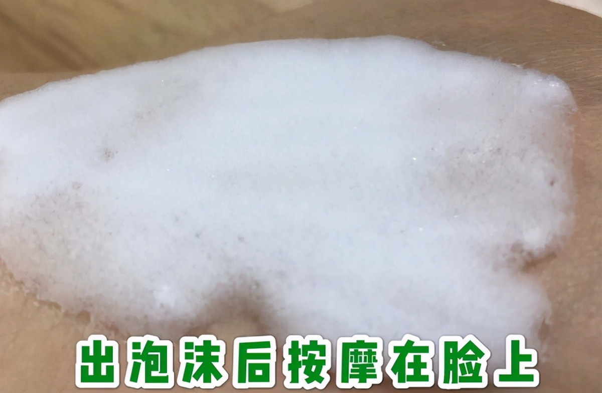 卡粉和浮粉的正确化妆方法,如何解决化妆卡粉的问题