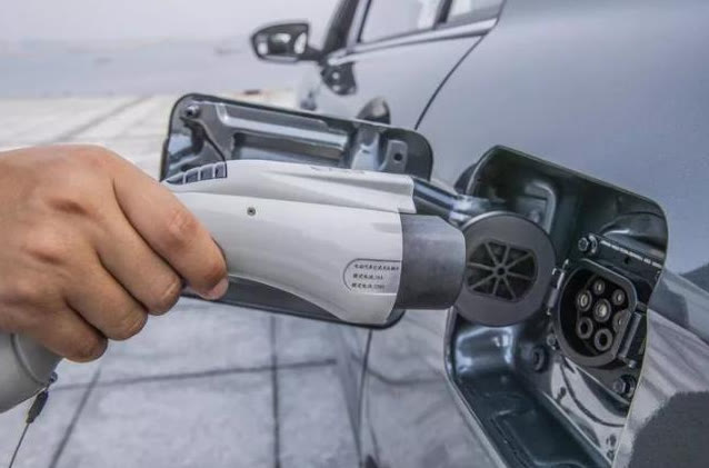 充电桩上的采集器和控制线路图,采集器温度传感器