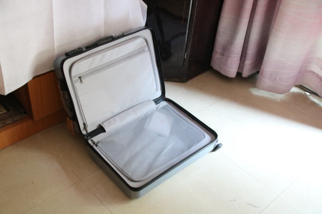 20寸行李箱选择拉链还是卡扣,潮男20寸登机箱怎么选