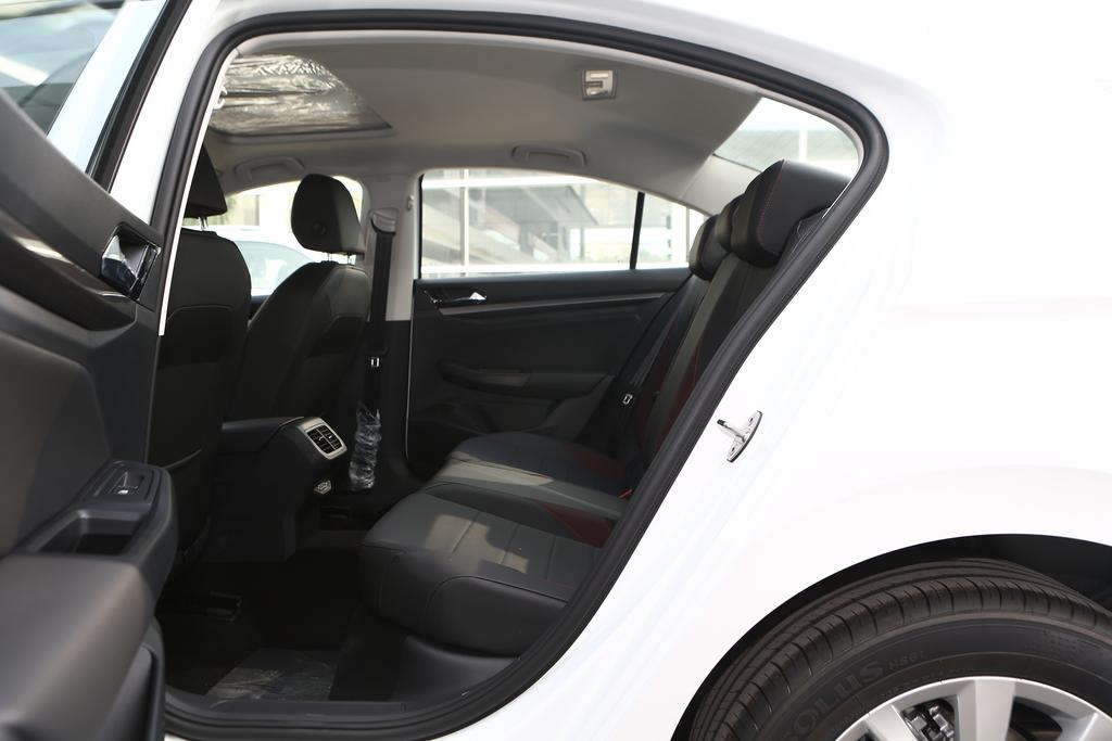 连丈母娘都说好的一台车！体验大众宝来，一台适合买菜的选手