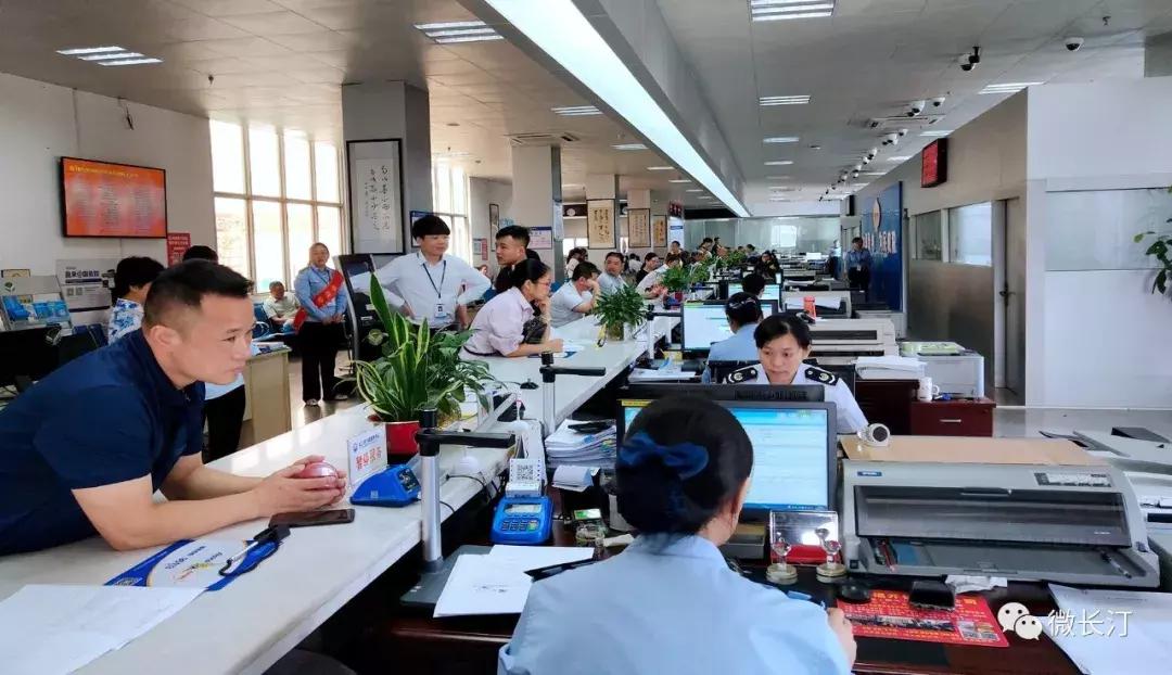 城建频道丨福建长汀发生“蝶变”的背后：用绿色赶跑贫穷廖深洪接受央广国际在线专访……