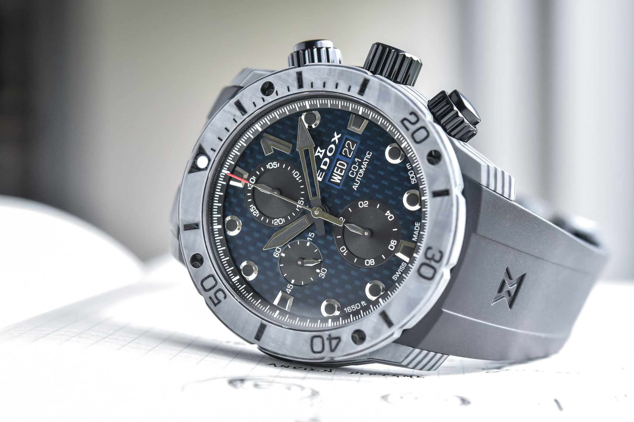 Edox依度CO-1Carbon计时码表——为海上竞速而生