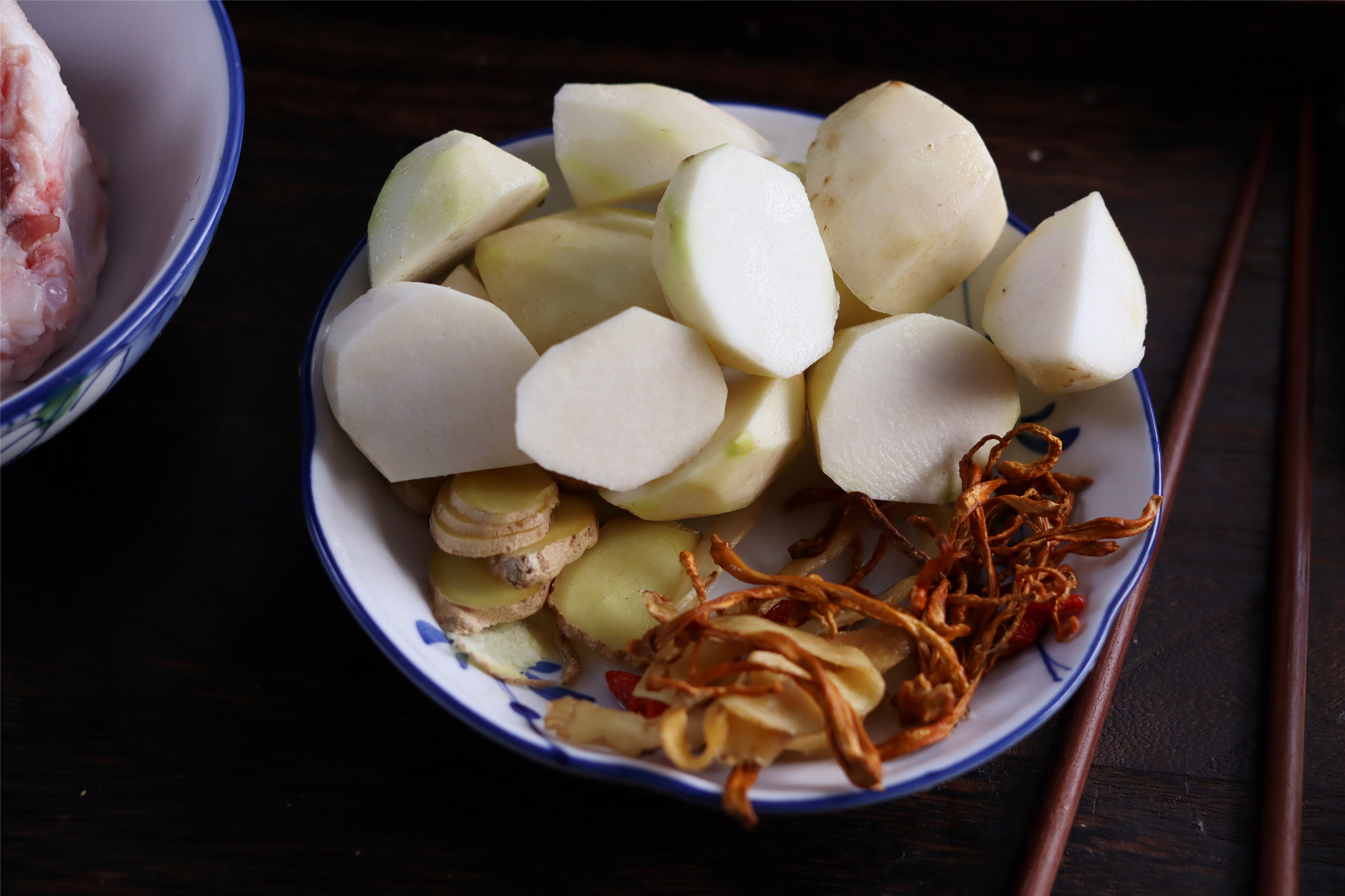 猪脚用压力锅怎么炖汤又浓又白,猪脚煲汤怎么去腥味