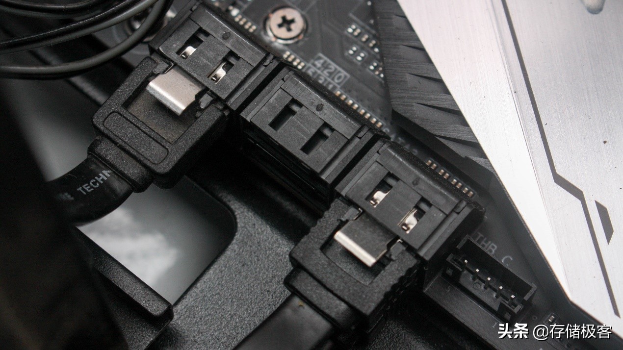 电脑接口有虚接线有影响没,电脑线路接错会影响电脑性能吗