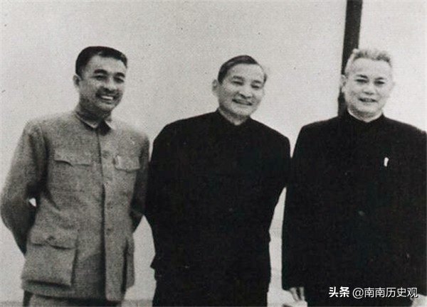 他是大军区政委,55年没被授衔,后来地位高过元帅,官至正国级