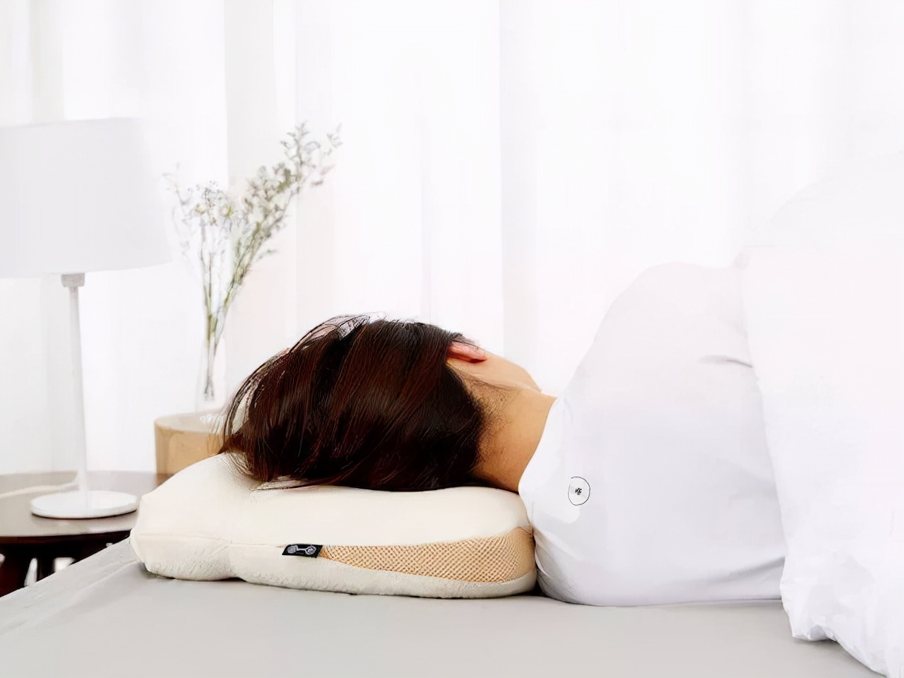 符合人体的枕头真的有用吗,真正适合睡觉的枕头